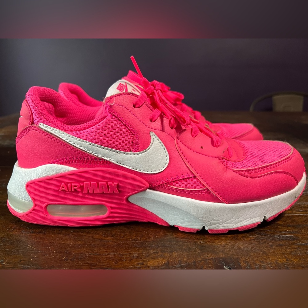 Nike air max women’s shoes